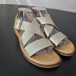 Franco Sarto Gold Strappy Flat Sandals Sz 8